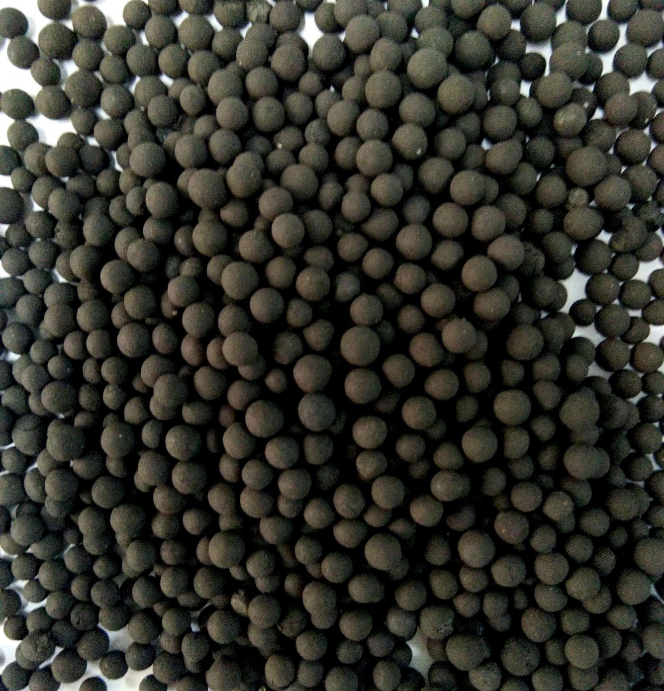 耐硫脱氧催化剂